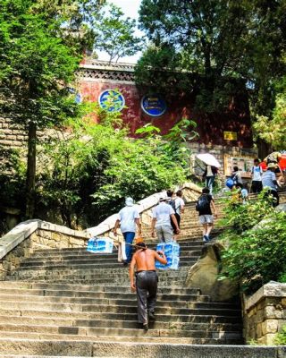 泰山登山要多久：從不同角度探討登山的時光與風情